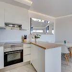 Blue Lagoon - Ocean View Penthouse With Airco & Heated Pool